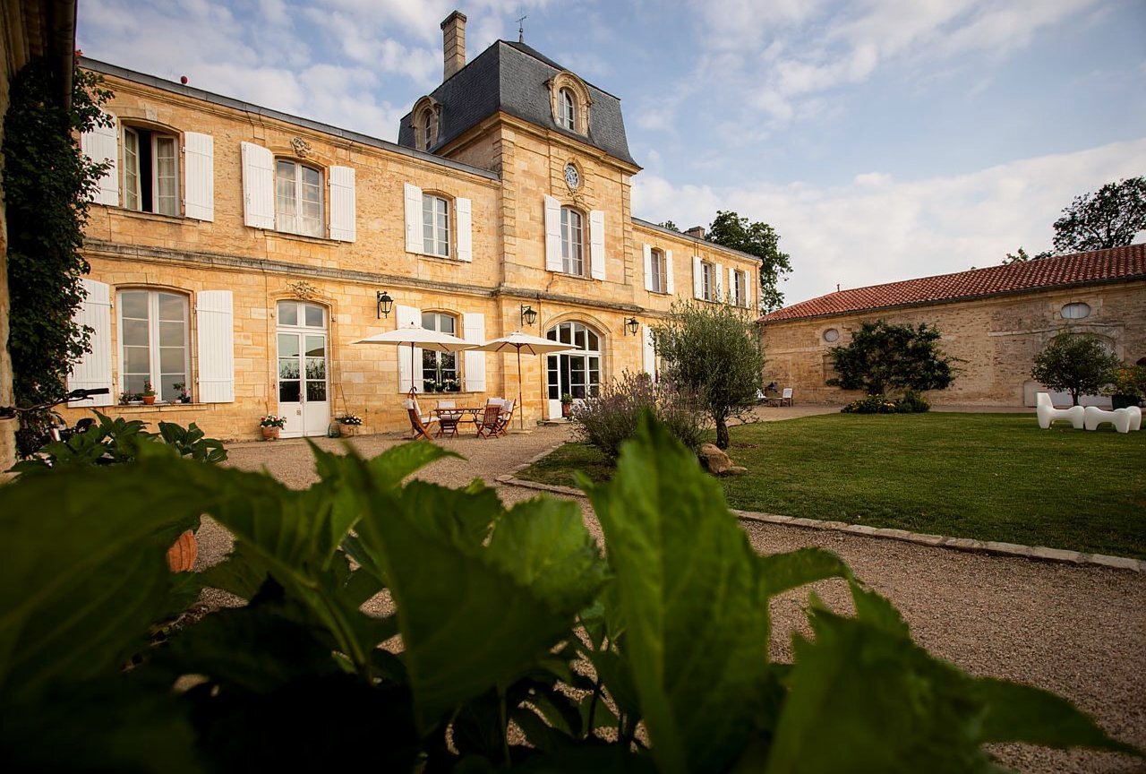 chateau gigault exterior view